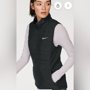 Nike Black Full Zip Quilted Sleeveless Running Performance Vest, Size Medium.